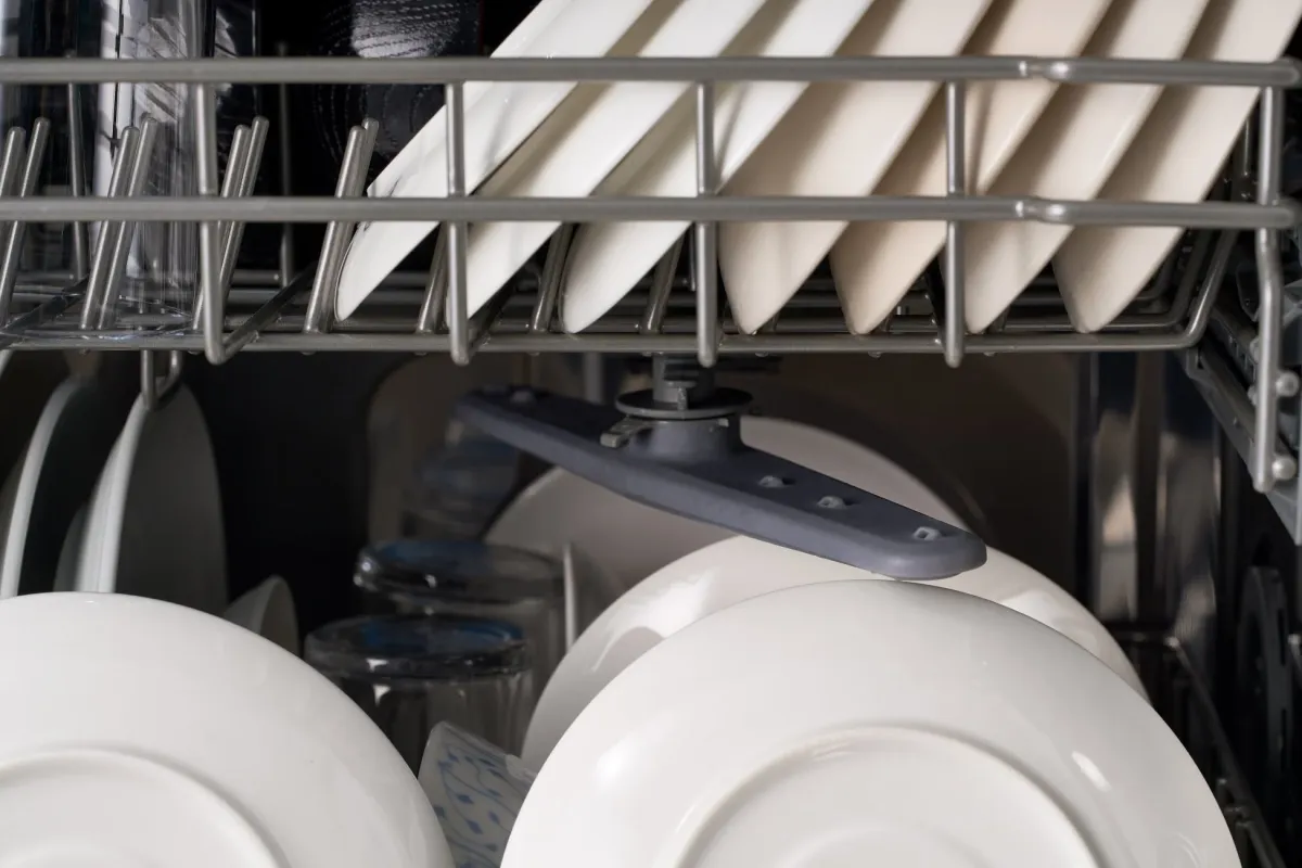 食洗機内部の食器