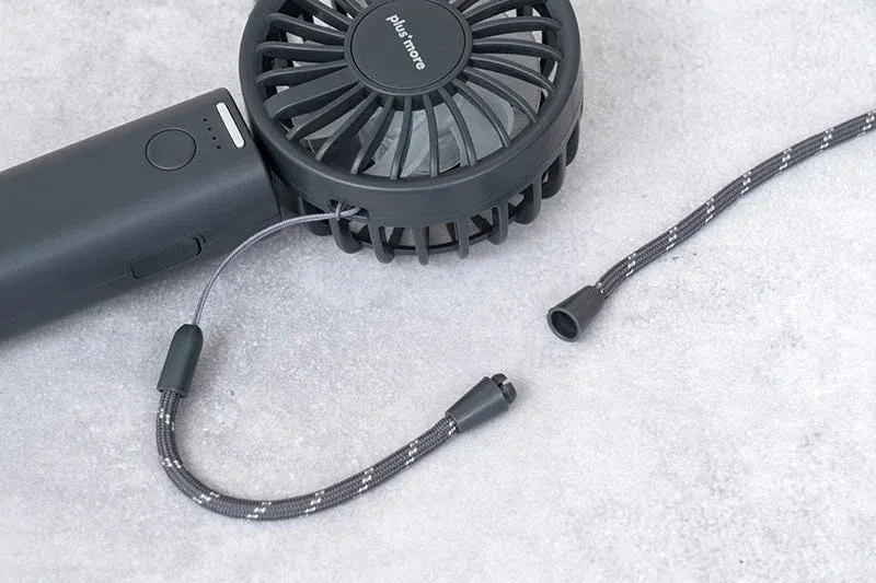 安全仕様のネックストラップ