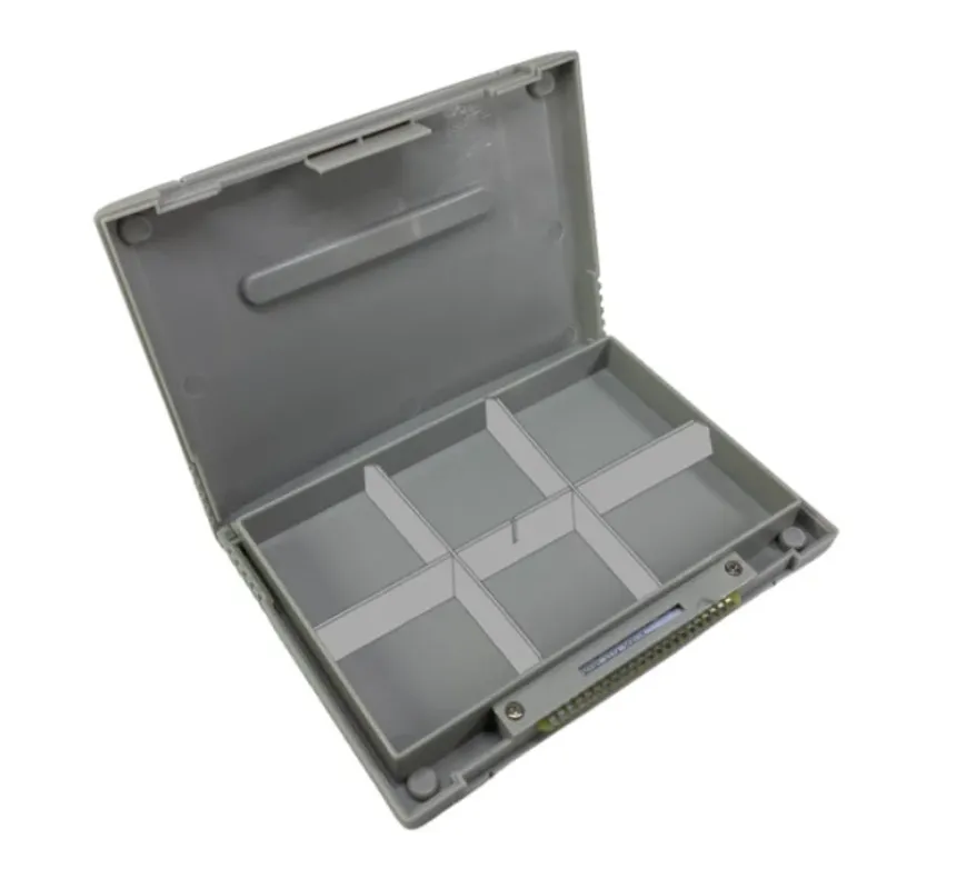 仕切り付きケース