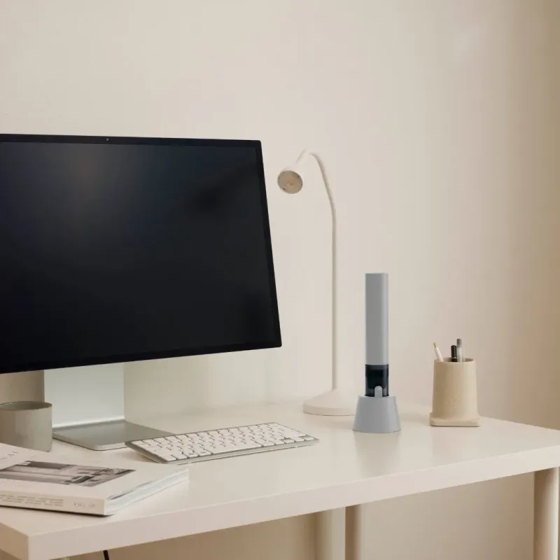 ワークスペースでのSMOOK（アッシュグレー）