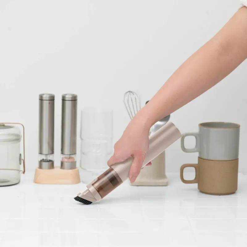 キッチンカウンターを掃除するSMOOK（ピンクベージュ）