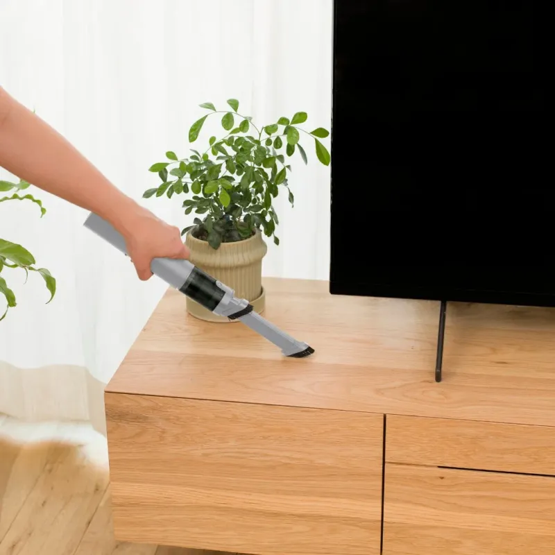 テレビ台を掃除するSMOOK