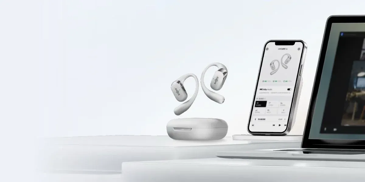 イヤホン、ケース、スマートフォン、ノートパソコン