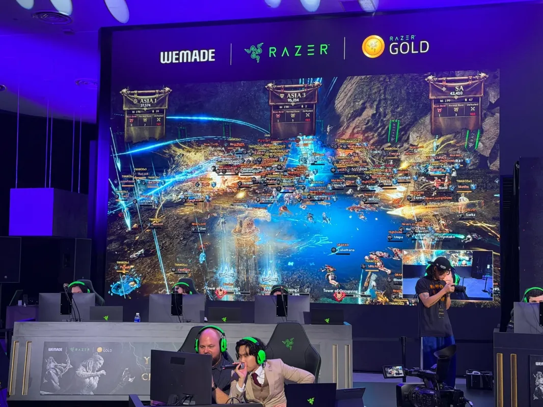 大規模なゲーミングイベント会場の様子